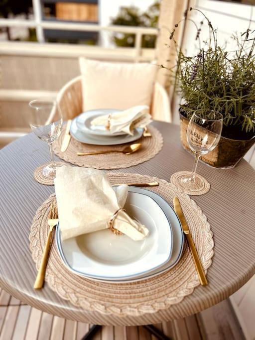Stylish Studio Apartment With Beautiful Balcony Ingolstadt Exterior foto